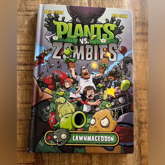 Plants VS Zombies lot of 4 books plus bonus Goosebumps graphic novel! - Picture 3 of 8
